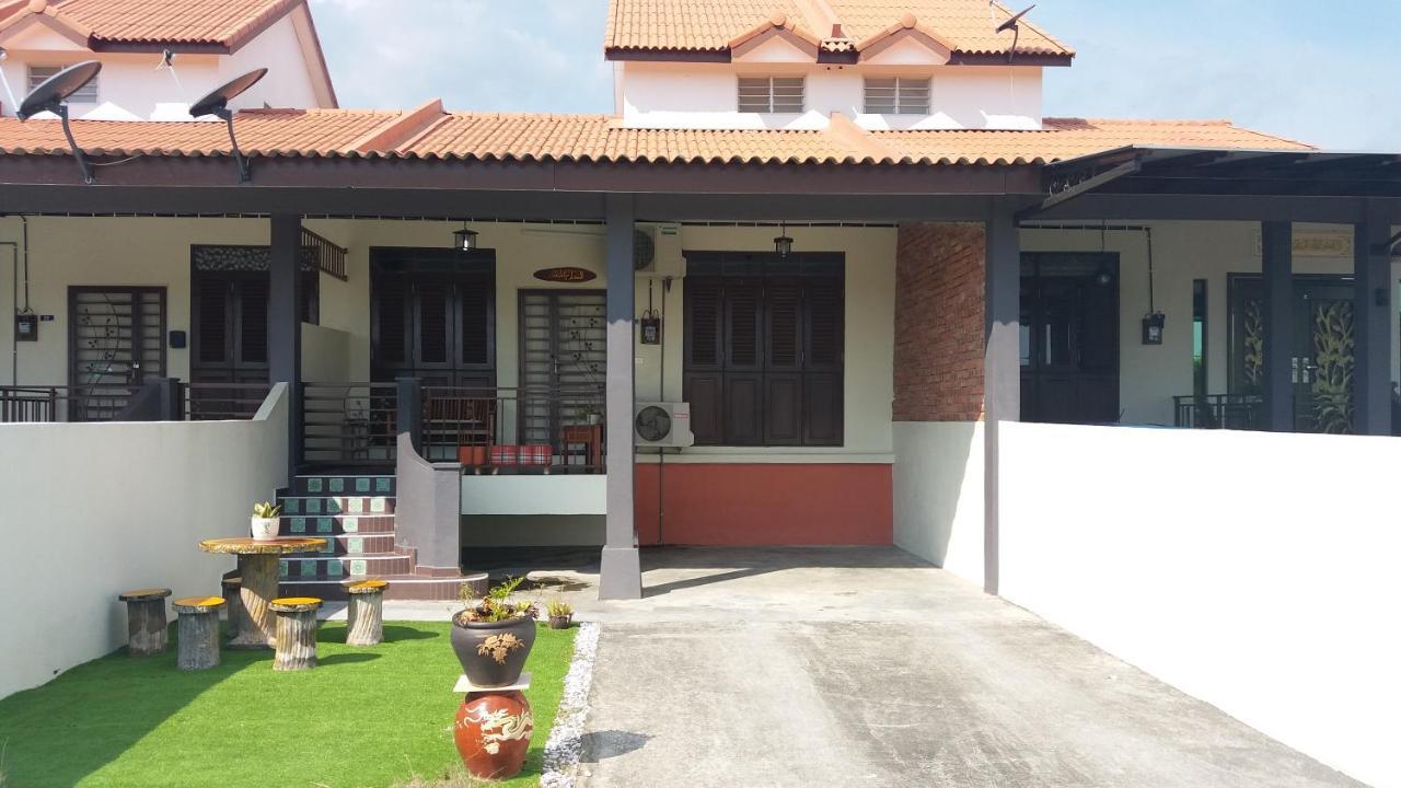 Villa Teratakmuslim H'H à Malacca Extérieur photo