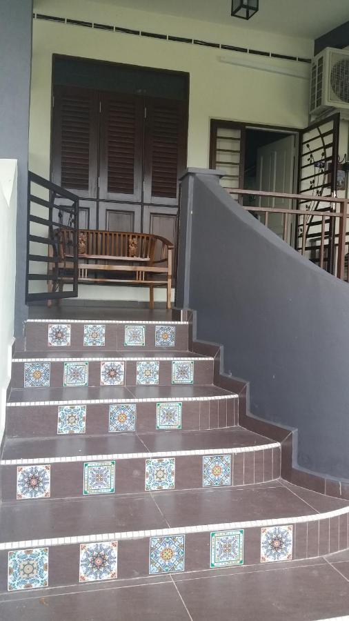 Villa Teratakmuslim H'H à Malacca Extérieur photo